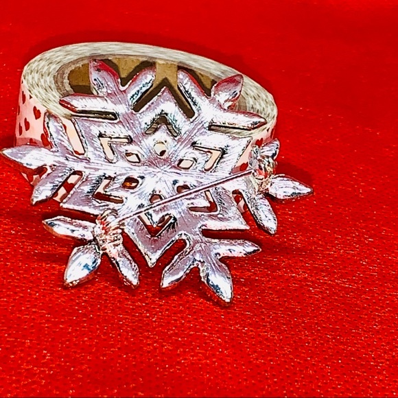 Pin - Picture 2 of 4